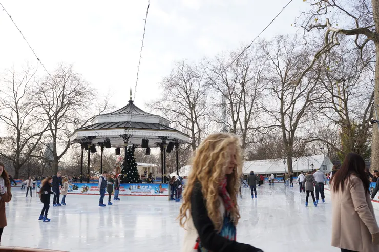 攝於2012年，倫敦，溜冰場