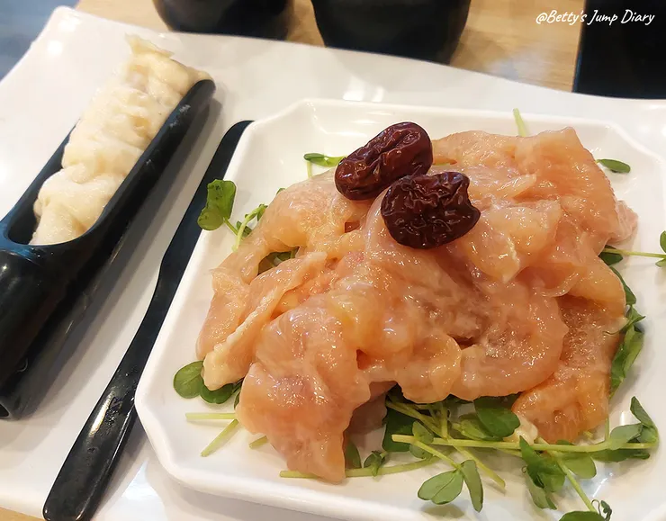 ▲「八方悅」精緻鍋物，自助吧吃到飽！鶯歌老街/圖片來源：Betty's Jump Diary