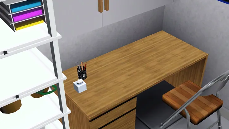 桌面簡單整潔，只有必要的物品。