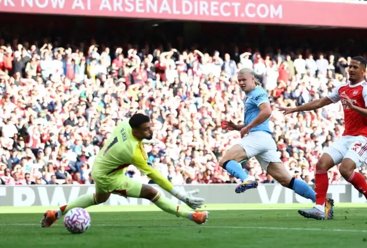 夏蘭特射門破網助曼城領先1:0