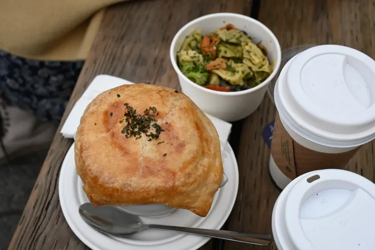 鮭魚巧達酥皮濃湯