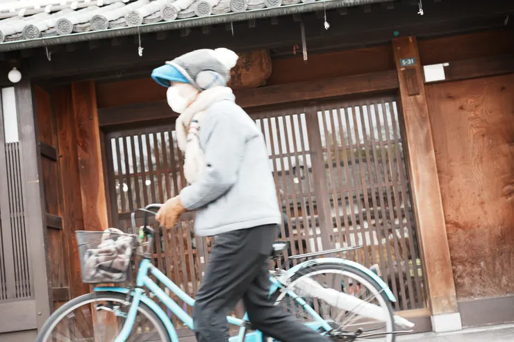 和她比起來，我真的穿的很單薄