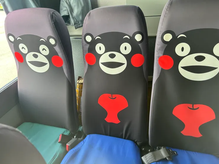 公車的座位是熊本熊