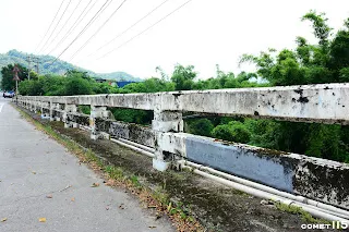 仍維持舊式的護欄
但不確定是否為通車時的樣式
