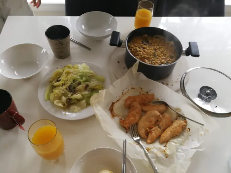 一起吃自己煮的簡單午餐