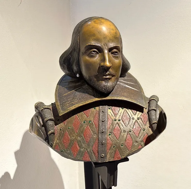 茱麗葉故居裡莎士比亞的雕像