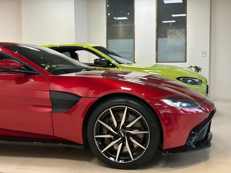 Aston Martin Vantage V8日規外匯車 