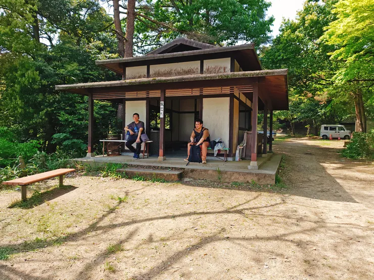 休憩所小歇的Ｊ桑和Ｋ桑