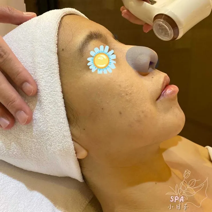 照藍光可以鎮定肌膚收斂毛孔