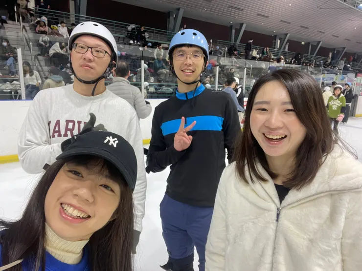 / 好久沒有溜冰刀了 好懷念小時候的溜冰場 /