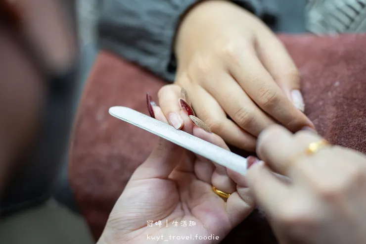 [板橋新中式美睫設計]AN藝術工坊，忙碌女生的救星！2.5小時同步完成美睫手足美甲保養，躺著睡一覺就變美，板橋美甲推薦，附最新美睫美甲價格表