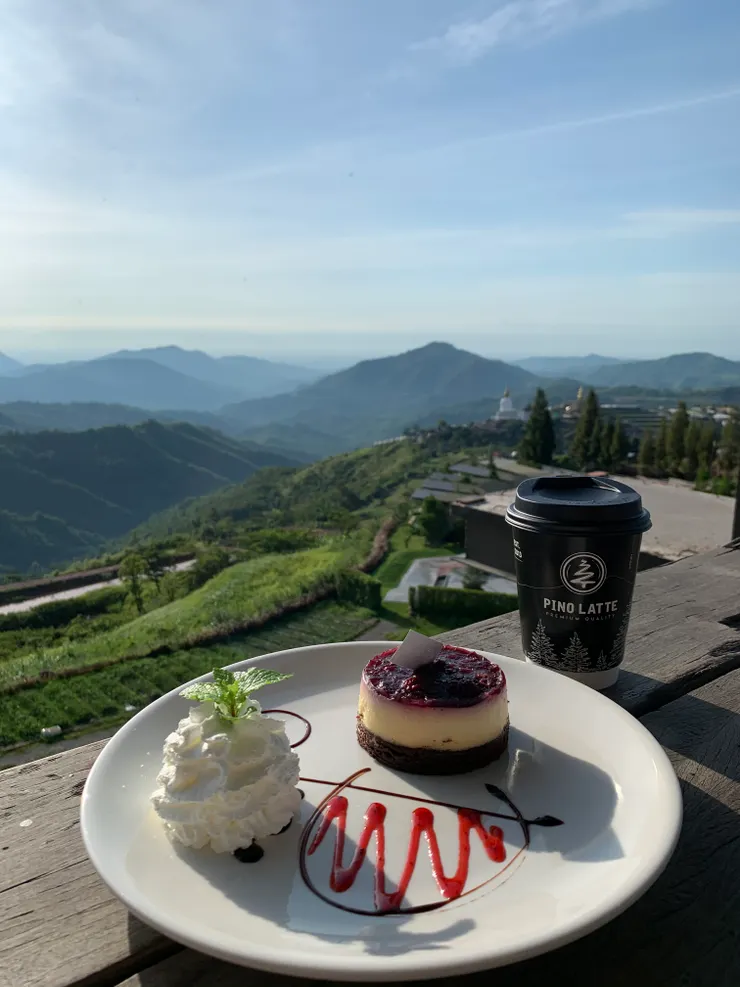 Pino Latte Restaurant & Cafe 在露台上邊喝咖啡邊看風景好愜意