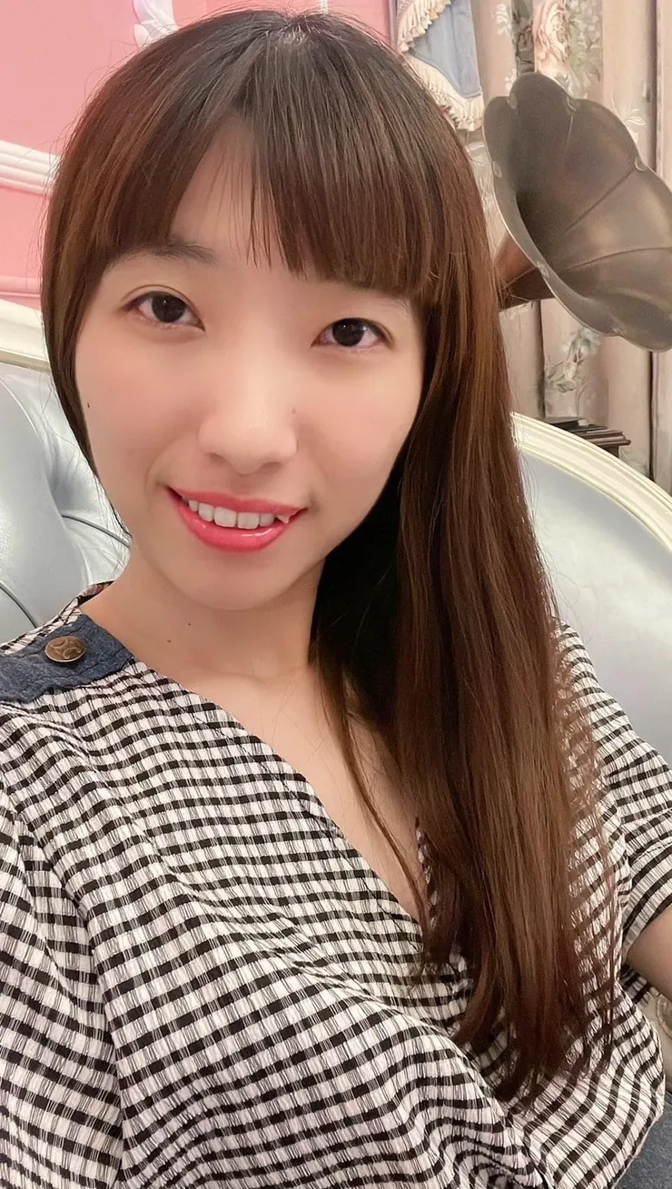 大昌證券股份有限公司桃園分
公司
營業員:蔡若昀
公司電話:03-3263689分機
866
手機:0917789752
Line ID : ggoodd99
公司地址:桃園市經國路 128
號2樓108年金管證分字第
0101號
委任期貨商:大昌期貨股份有限公司