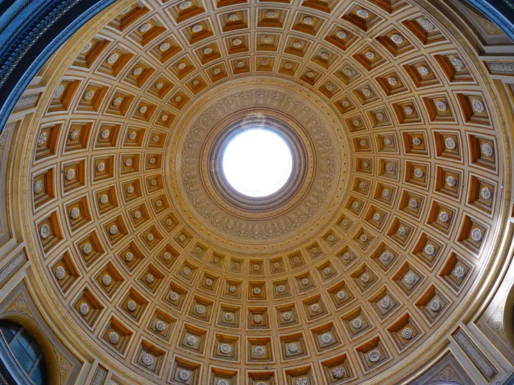 是否有點眼熟!? 這穹頂...