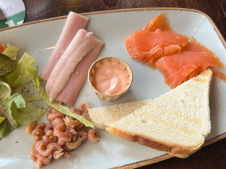 午餐有點不夠啊....