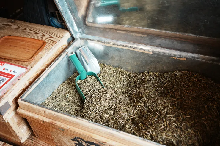 木箱内的得獎茶葉