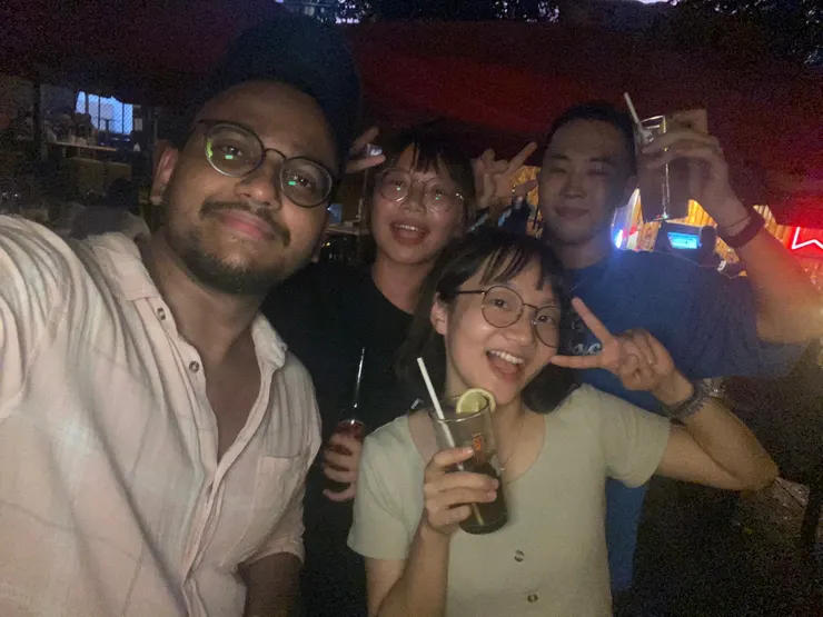 跟別桌客人的合照，有太多張我隨便挑幾張