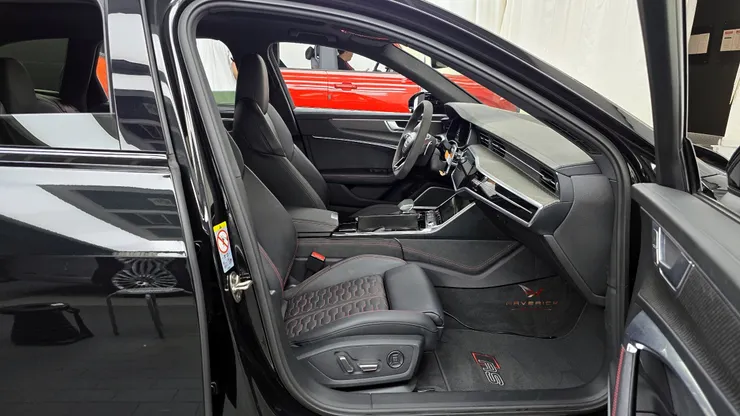 Audi RS6 Avant C8韓規外匯車