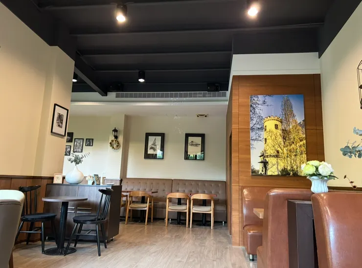 有質感的裝潢，搭配輕音樂，時間彷彿都慢了下來