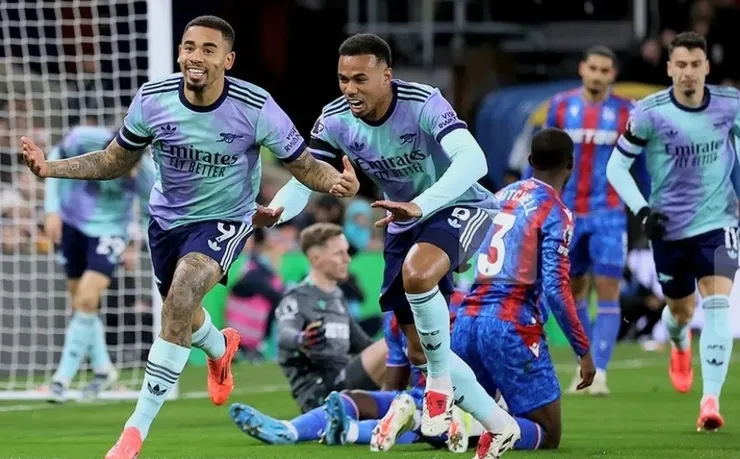 捷西斯近門破網助阿仙奴先開紀錄