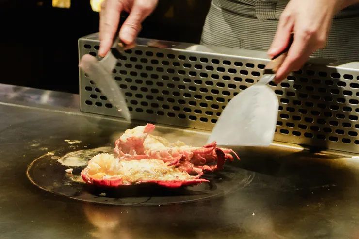 香氣四溢的乾煎龍蝦。(攝影/卓芳妤)