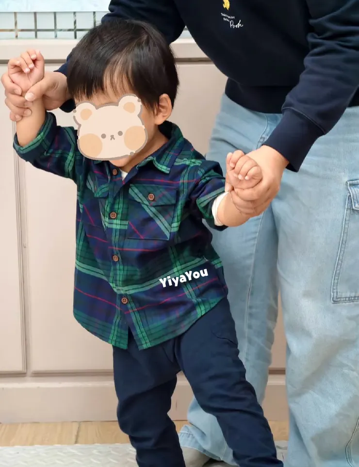 帶孩子去上親子課也不得閒,跟著孩子唱跳,還要追回亂跑影響老師示範的孩子,堪比體力活。