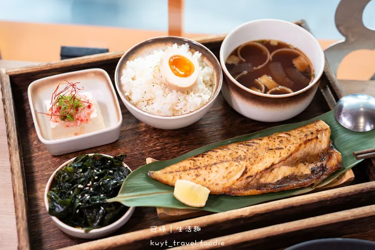 [高雄文化中心美食]ご飯Go Han，高師大附近的質感日式定食，必吃慢燉豬肉咖哩與鹽烤鯖魚，高雄師範大學美食，附最新菜單