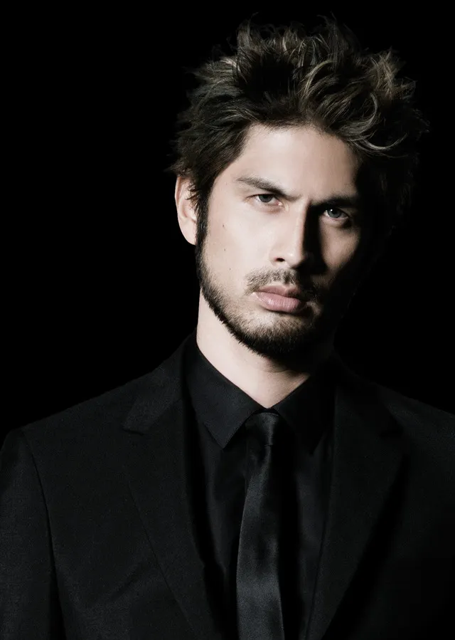 平井堅肖像。-PINUPS Artist Inc事務所官網。