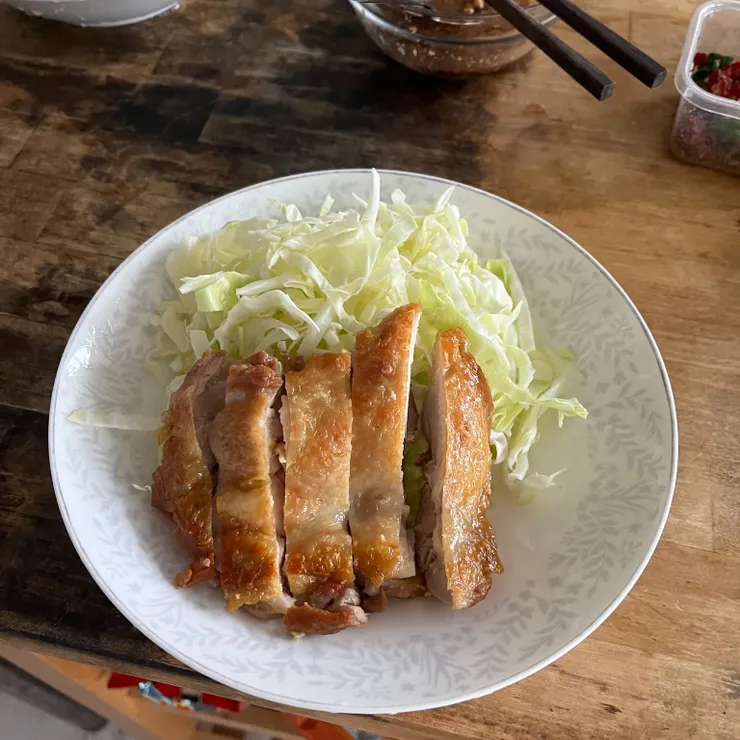 淋醬汁前的擺盤