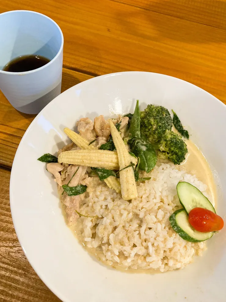 小辣的綠咖哩超好吃,真想點兩份!