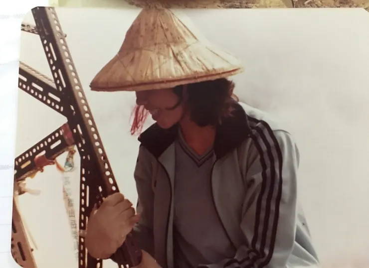 攀登登頂鐵梯中，感謝拍照手有搶拍到這已無法復現的登梯畫面。