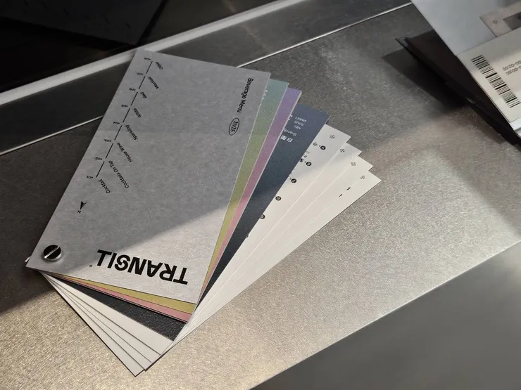 酒單也非常的好看...