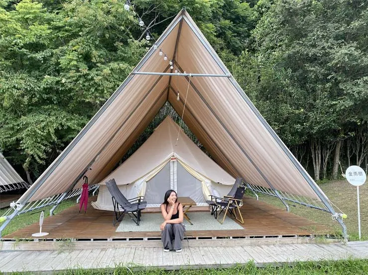 可能是 1 人和在露營的圖像