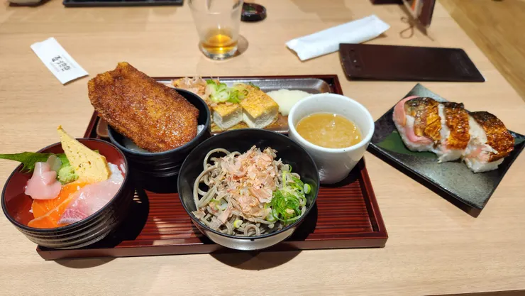 蠻豐盛的福井鄉土料理套餐