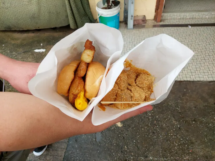 世記咖啡-豬扒包+蛋、花生奶油方塊