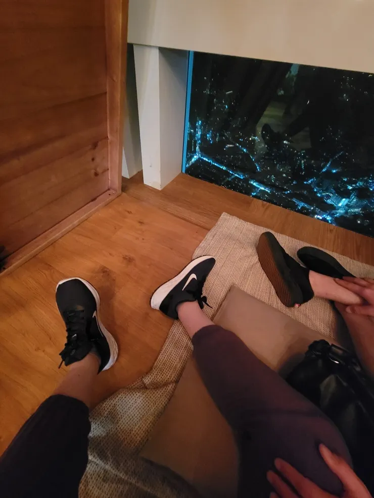 我伴侶幫已衰老的我做腿部按摩