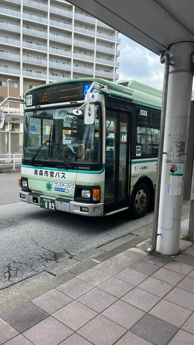 巴士中心標示算清楚。