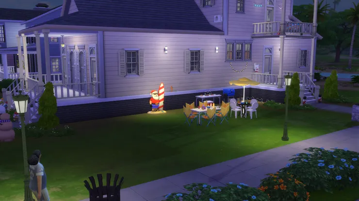 鄰居看到我這個燈火通明的後院，都紛紛看過來。