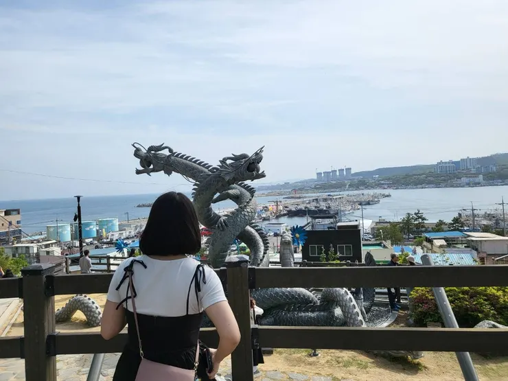 九龍浦的九龍雕像