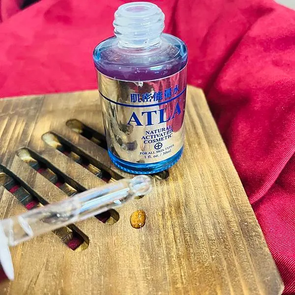 婚前壓力大冒痘痘，保養先求穩再求好，新秘推薦的新娘安瓶「AT