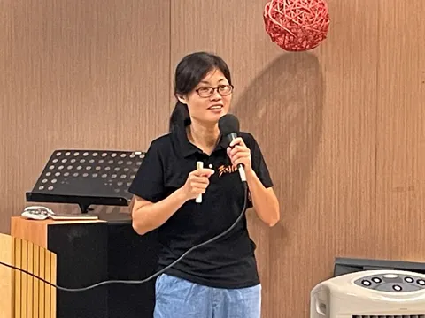 大龍養護中心主任蘇惠君分享全日型機構的服務理念。