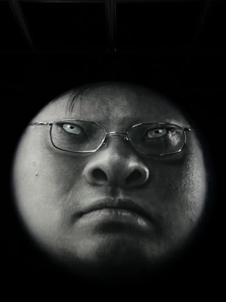 李小鏡，《108眾生相》，1995–2003，單頻道錄像裝置。本文作者拍攝。