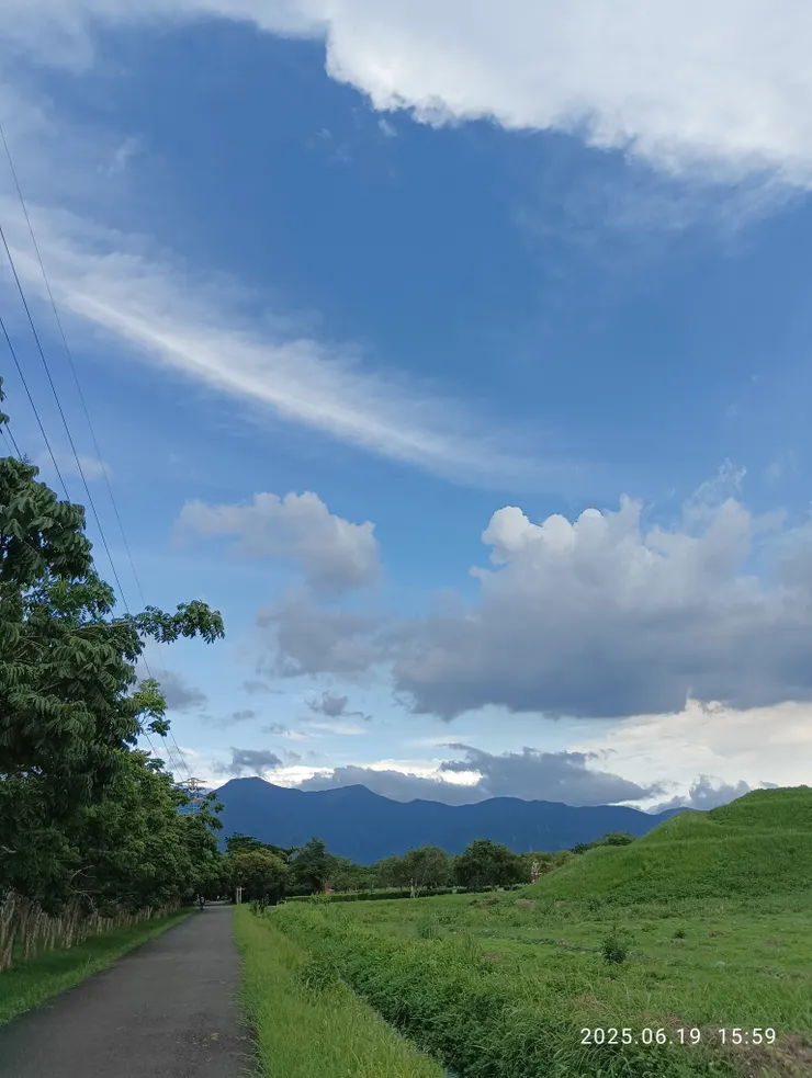 約同時此照往東拍攝