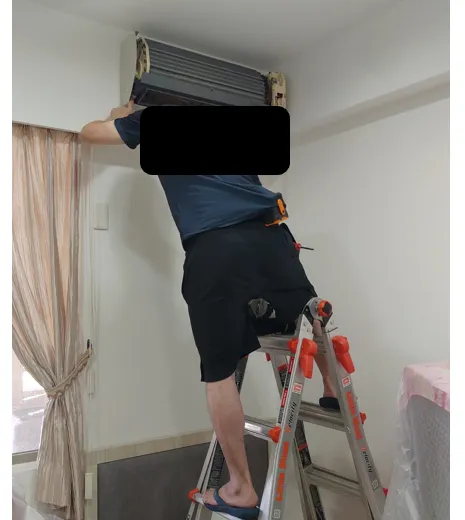師傅努力的清洗中....