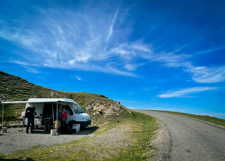 終於遇到Food truck補給，但只有販售營養棒等乾糧，在此獲得一根香蕉！