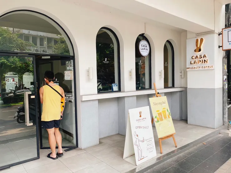 松蓬泰式烹飪學校巷口附近的「CASA LAPIN」