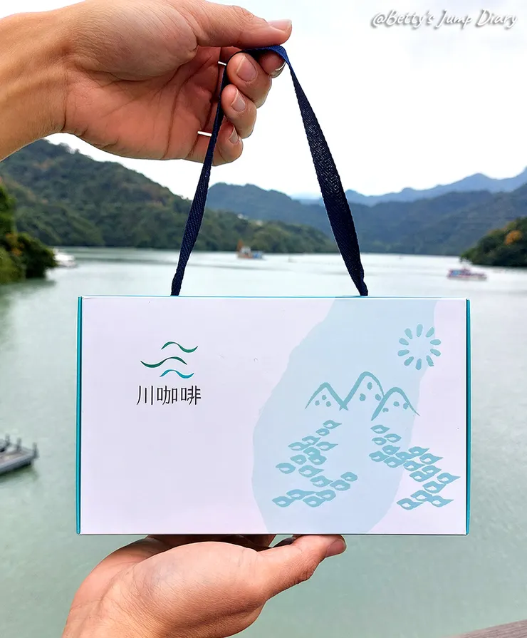 ▲「阿里山。達邦部落」水洗，鑽石型濾掛咖啡/圖片來源：Betty's Jump Diary