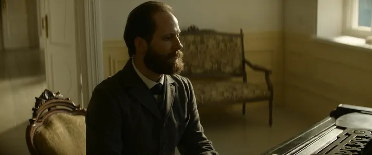 美國演員Odin Lund Biron飾演柴可夫斯基