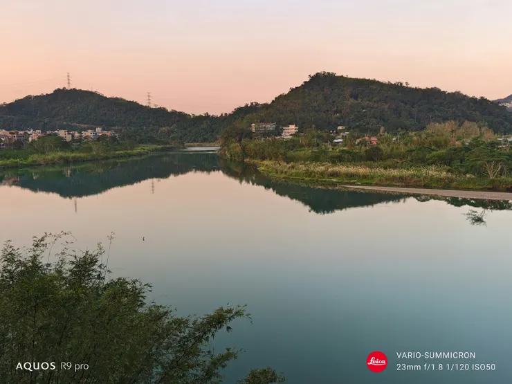 新店溪的夕色(SHARP AQUOS R9 pro,23mm)