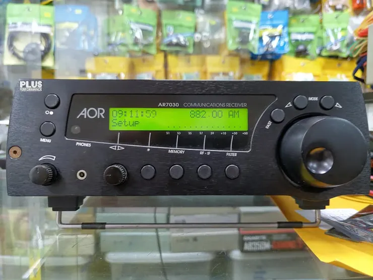 AOR 7030 收音機，性能很好但已停產